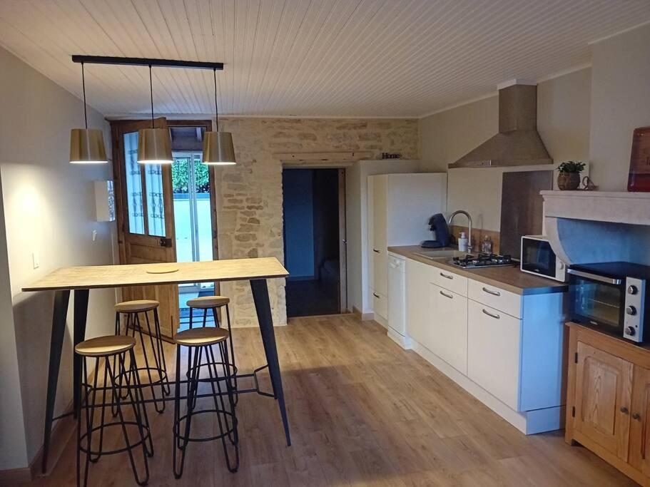 Petite Maison En Pierre Au Calme Avec Exterieur Montbellet Exterior foto